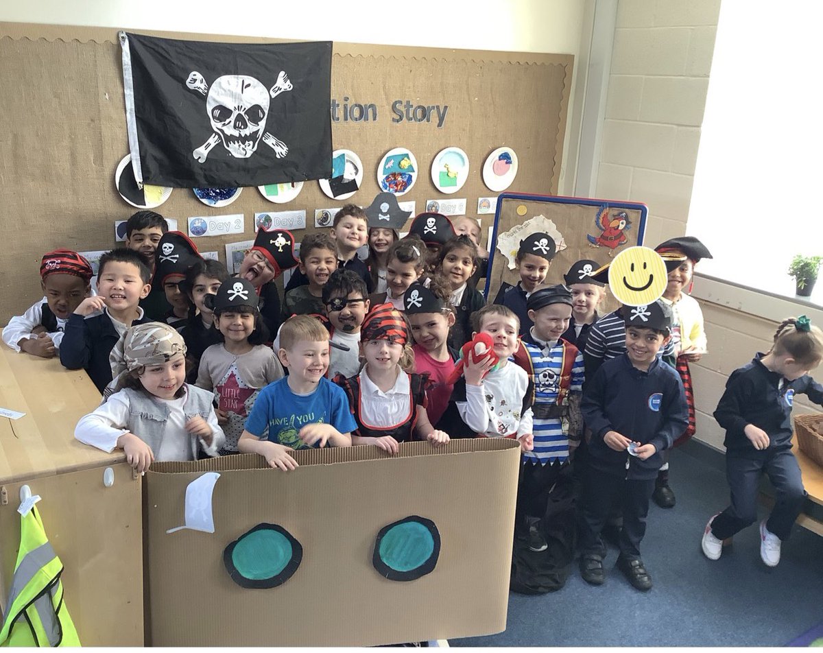 ReceptionHG's tweet photo. Weโve had an amazing Pirate Day today to finish off our #loveoflearningweek ๐ดโโ ๏ธ Miss Forrest made us a wonderful pirate ship, and we enjoyed lots of pirate activities, finished perfectly with a pirate party eating pirate melon, and pirate ship pizzas ๐๐ @hgprimary @RainbowEduMAT https://t.co/75nRRonM2Z
