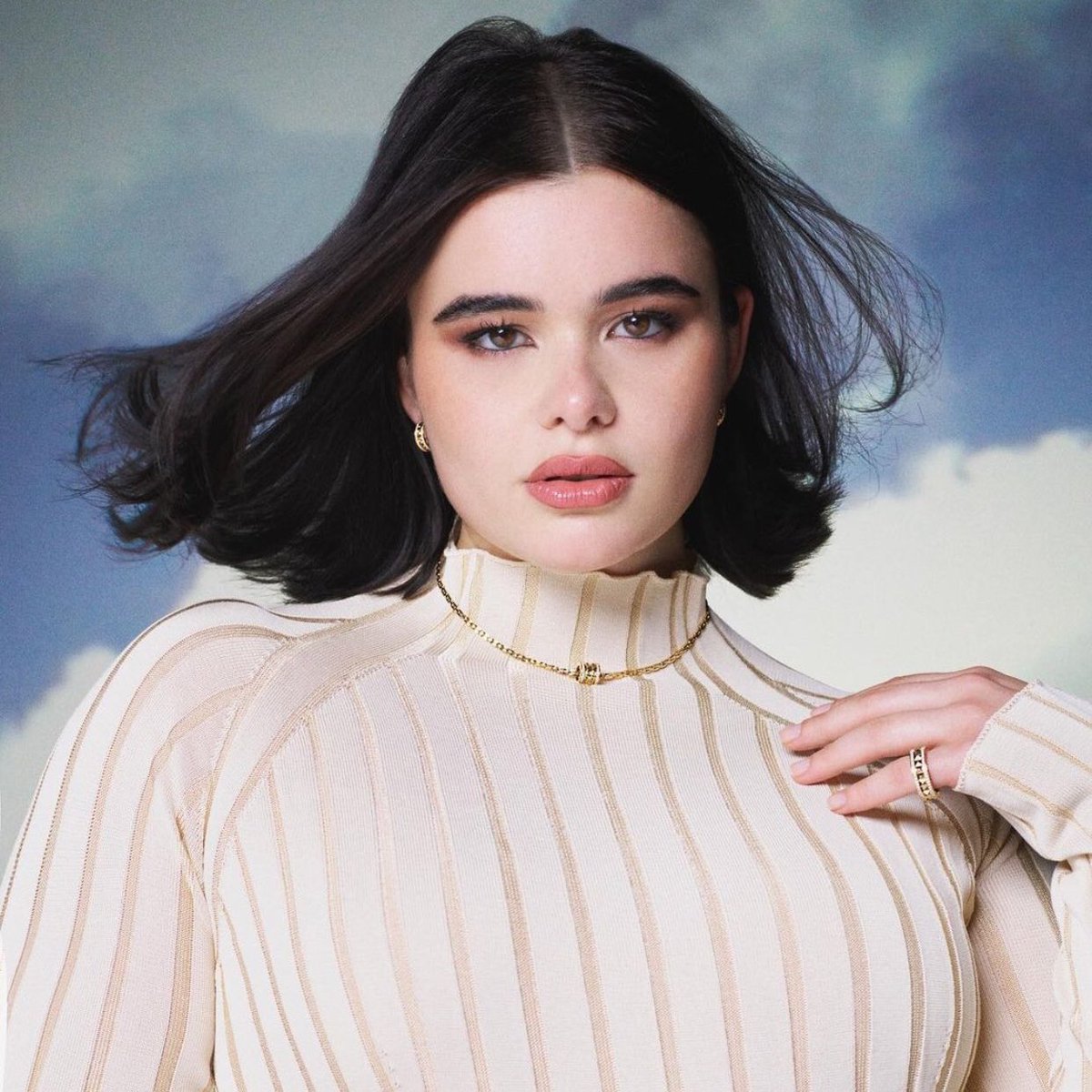sboficial's tweet photo. Barbie Ferreira teria abandonado pelo menos duas vezes o set de 'Euphoria', após diferenças criativas com o criador da série sobre a sua personagem, revela o The Daily Beast.

Esse motivo fez com que Sam Levinson cortasse o tempo de tela da atriz na 2ª temporada. https://t.co/6KMom5RbhA