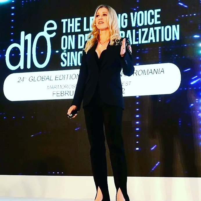 brockpierce's tweet photo. "We must be bold." --JFK
The day is underway at #d10e in Bucharest.⚡ 🇷🇴
Great to bring a collective of #futurists together for @d10e_conference discussing decentralization, future of #fintech, #DeFi, #blockchain, the sharing economy, #futureofwork, & disruptive culture. https://t.co/299Vi9BRK0