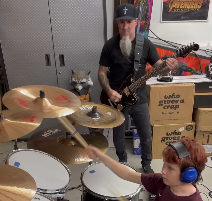 metalinjection's tweet photo. SCOTT IAN &amp; His Son Covered KORN's "Here To Stay" And It Rules https://t.co/8qRSBh8XFX https://t.co/BmvbEtX61o