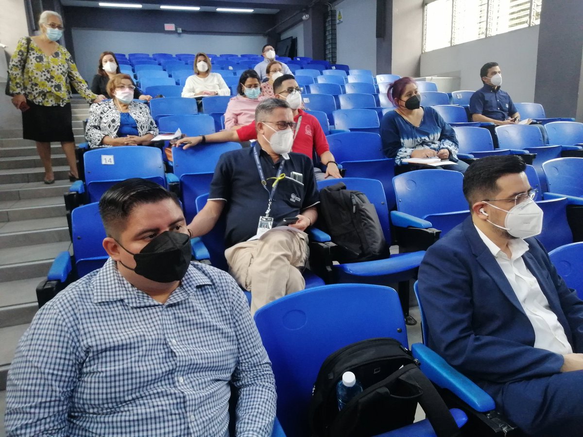 #EnDesarrollo
|La <a href="/FmedicinaUES/">Facultad de Medicina Universidad de El Salvador</a>
recibe hoy a delegados de la Unidad de Políticas y Programas Sanitarios de la oficina de enfermedades infecciosas del Ministerio de Salud de nuestro país.