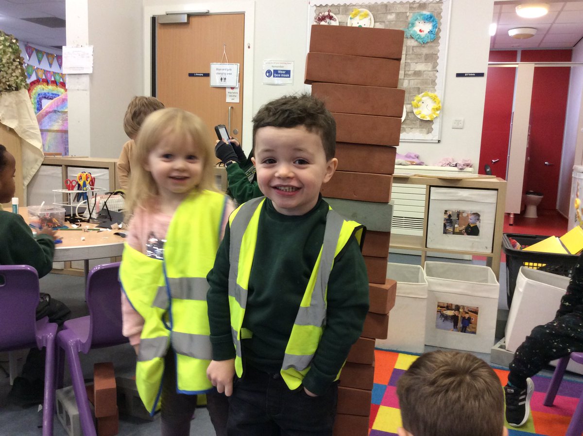 StCuthNursery's tweet photo. The Penguin, Monkey and Giraffe groups were exploring their new areas this week. They were busy with some observational art and building towers to match their heights. #earlyyears #earlyengineering #artwork https://t.co/bJ32WGedwz