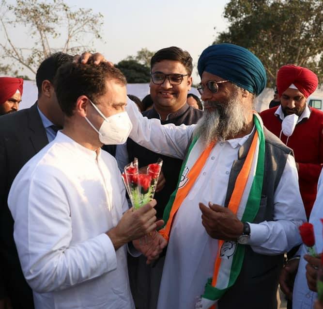 RKumarMadaan's tweet photo. आपका बहुत आभार @RahulGandhi
जी पंजाब आने पर।
फतेहगढ़ साहिब का वोट विकास को 
@kuljitnagra1

ਤੁਹਾਡਾ ਬਹੁਤ ਬਹੁਤ ਧੰਨਵਾਦ @RahulGandhi ਜੀ , ਪੰਜਾਬ ਆਉਣ ਤੇ ।
ਫ਼ਤਿਹਗੜ੍ਹ ਸਾਹਿਬ ਦੀ ਵੋਟ ਵਿਕਾਸ ਨੂੰ!
@CHARANJITCHANNI https://t.co/OM8C7N5uy6