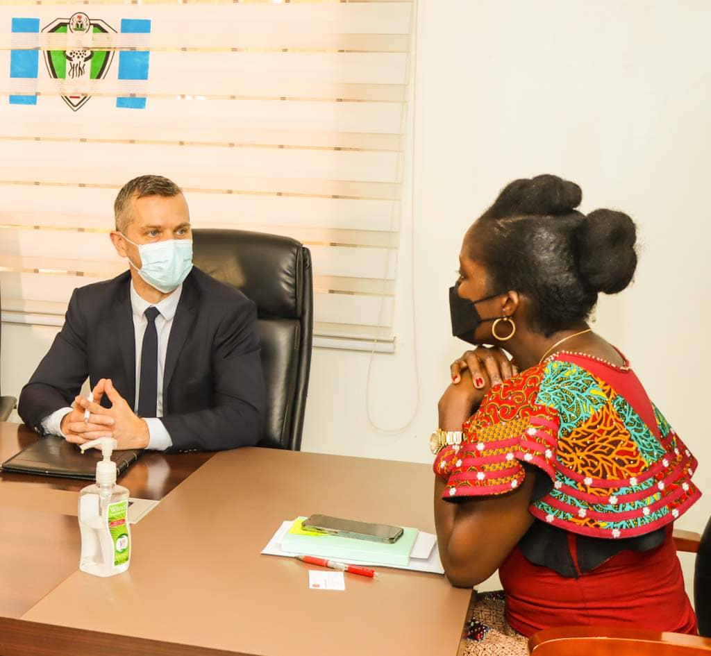 naptipnigeria's tweet photo. •  Director General of the National Agency for the Prohibition of Trafficking in Persons (NAPTIP), Dr. Fatima Waziri Azi, today received the Ambassador of Denmark in Nigeria, His Excellency Sune Krogstrup who visited the Headquarters of the Agency in Abuja.

#notforsale #TIPSOM https://t.co/fNpiZycSrZ