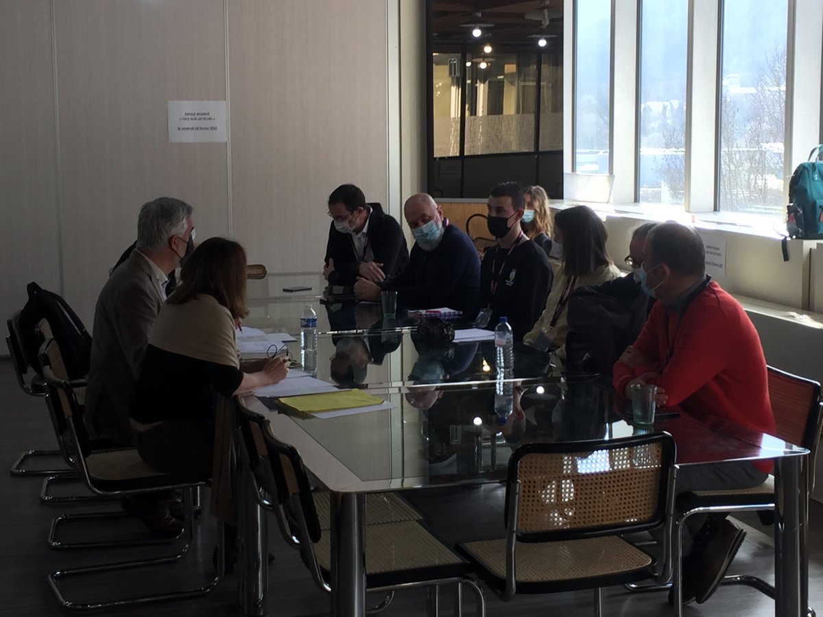 ⁦1h30 avant l’arrivée de Marine Le Pen ⁦au ⁦<a href="/ledauphine/">Le Dauphiné Libéré</a>⁩ : la préparation de l’émission par nos lecteurs, journalistes d’un jour !