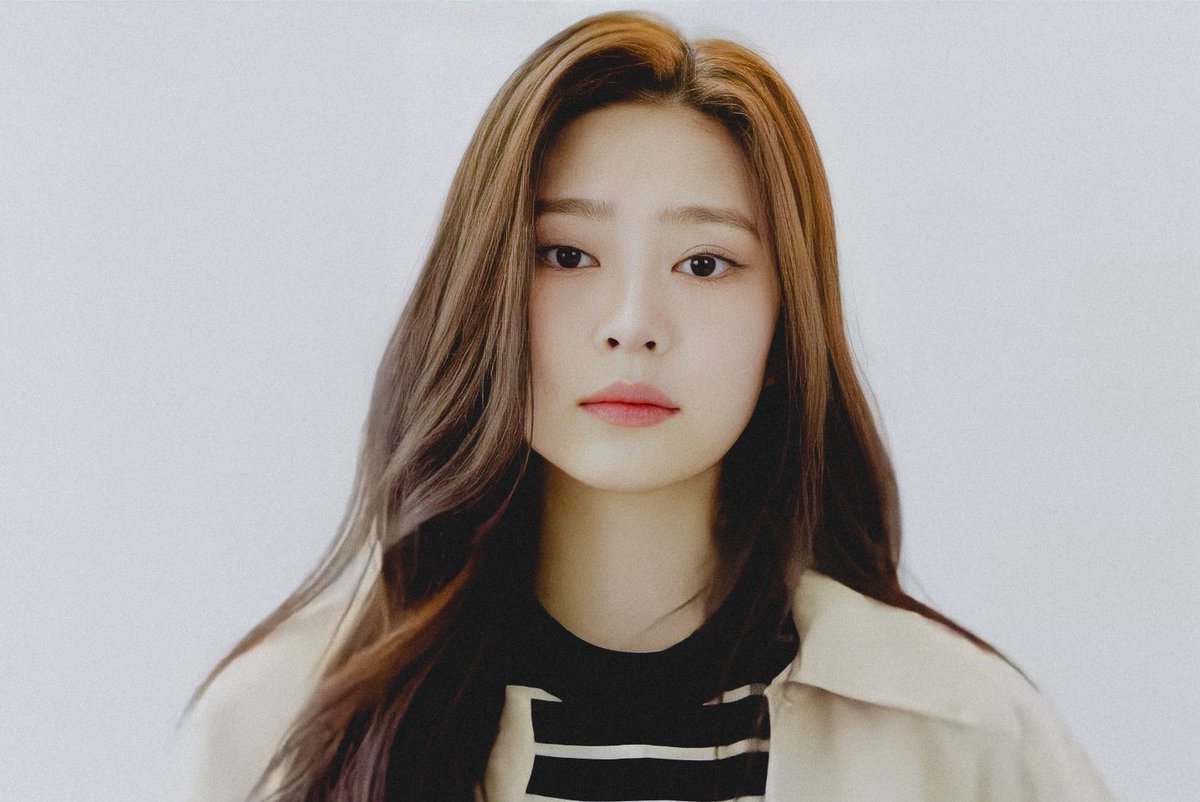 KWON2KIM's tweet photo. 민주야…👜

#김민주 #MINJU #キムミンジュ https://t.co/j1HYKykVNQ