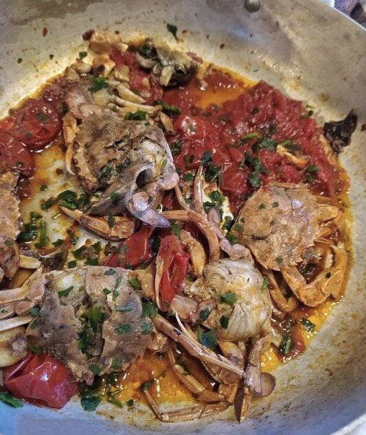 VinogenyEdition's tweet photo. Ma cosa ci facciamo con i granchietti? La chef Giorgina risponde… https://t.co/SWFcul8UCz