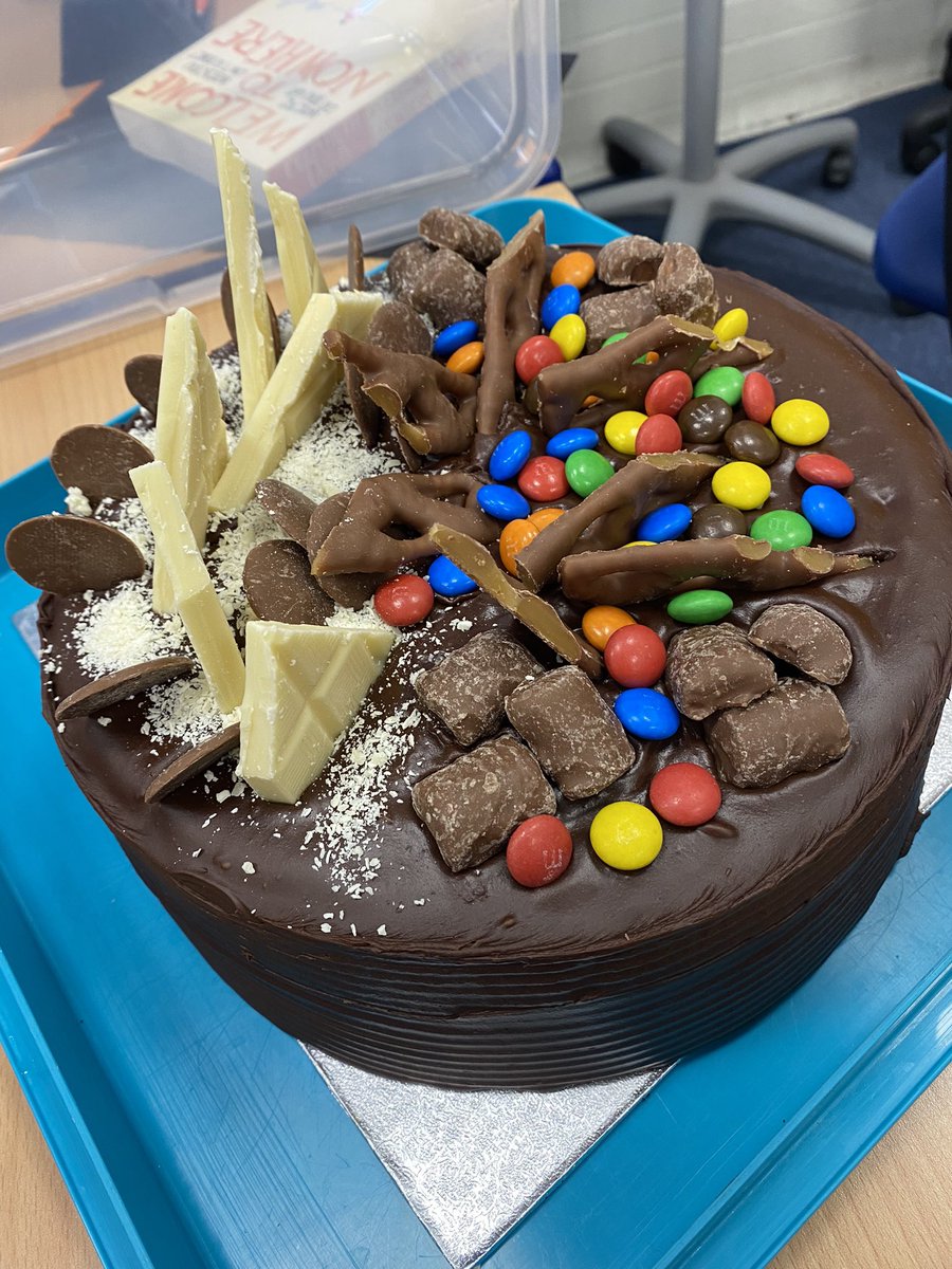 pear_year's tweet photo. Mrs Gibb has made a delicious cake as a treat for Arkwright🍰😍 #delicious https://t.co/C7gy2FWGgH