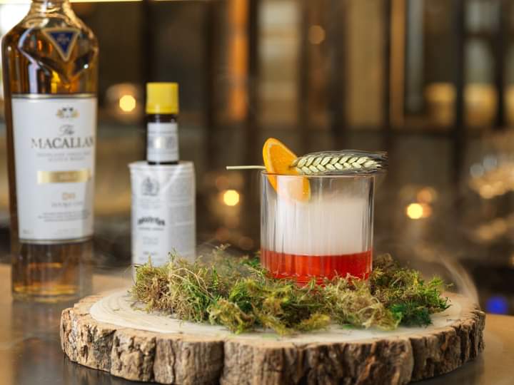 Stay away frombthe storm and enjoy 2 for £12 cocktails today between 4pm and 6pm #cocktails #cliftonarms #StormEunice