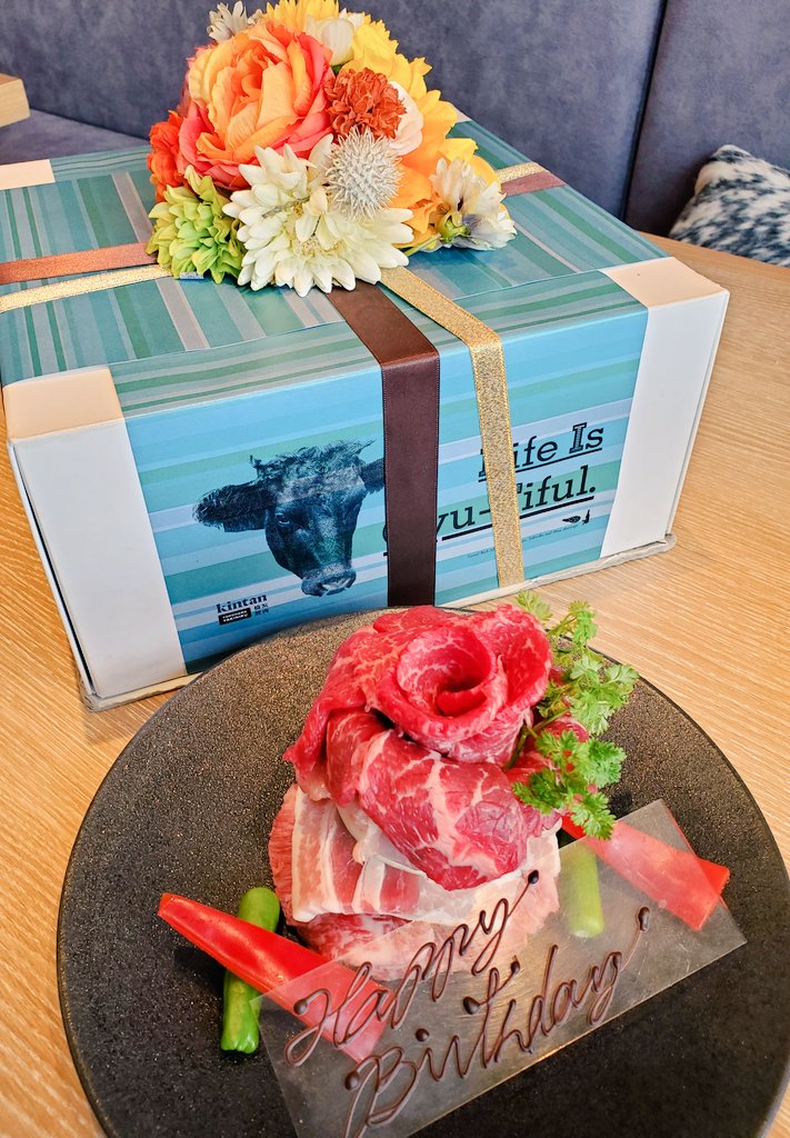 シェアハウス 横浜 Twinkle Place Twitterissa Newoman横浜の焼肉kintanで ﾉˊᗜˋ ﾉ会社のみんなと誕生会 黒毛和牛のサーロイン握り寿司 塩肉盛り合わせに焼きすきやき お肉のケーキ とかとか 初めてみた うんまっ おめでとうございます ᴗ ˬᴗ
