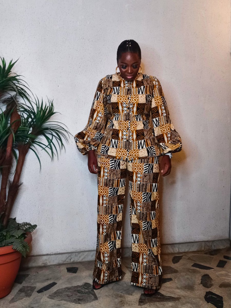 EboniiEdewor's tweet photo. DAY TO NIGHT

Don't you just love versatile pieces?
Be sophisticated in the morning and sassy in the evening.

Rouna Set available to order.

N25,000

Free shipping nationwide
Shipping fees apply for international orders

DM to order.

#EboniiEdewor https://t.co/PE3CFuVv6c