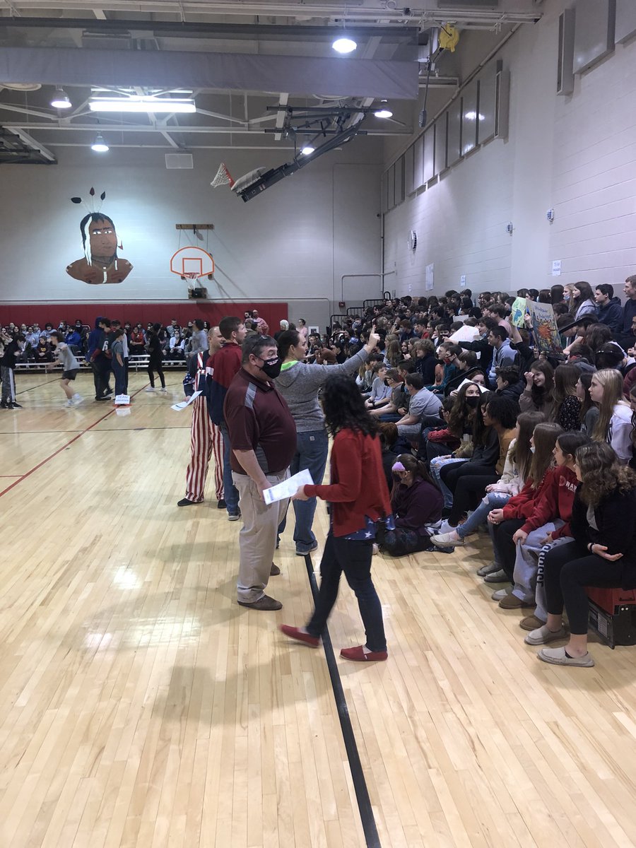 JasonKatz14's tweet photo. Another fun event at Southern Middle School to celebrate the academic growth of our students. SMSAevidum was appreciative to be included in the pep rally https://t.co/q6lpFPFfgY