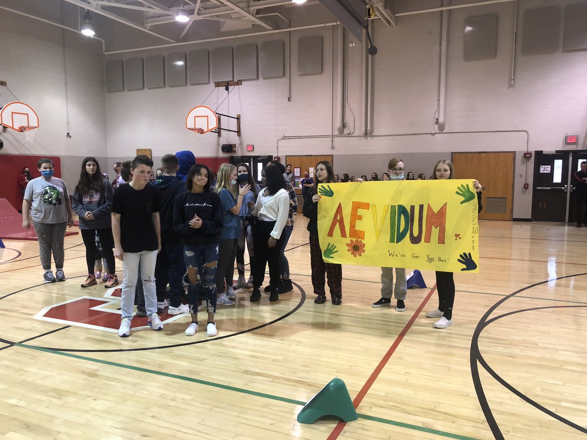 JasonKatz14's tweet photo. Another fun event at Southern Middle School to celebrate the academic growth of our students. SMSAevidum was appreciative to be included in the pep rally https://t.co/q6lpFPFfgY