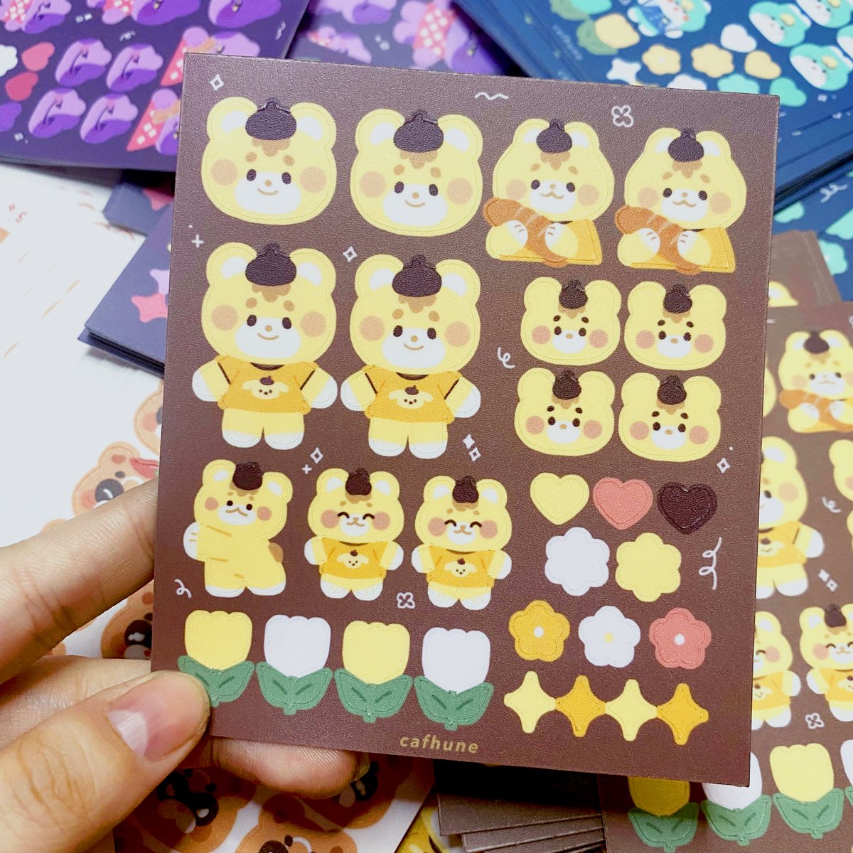 amojinprints's tweet photo. ✨Kiss-Cut stickers sample!

Available in:
✨ Various paper types (matte, glossy, vinyl, aluminum etc)
✨ Laminations to make the waterproof and scratchproof (matte, glitter, glossy and holographic)

#amojinprints #sticker #kisscut #personalizedph #customized #diecut  #fanmerch https://t.co/RHhdaGlsYf