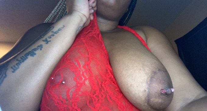 FaceTime calls available all day today! 🌹😌. https://t.co/QMARlLS7ln<a href="/tag/freakyposts"class="tags"><span>#freakyposts</span></a>