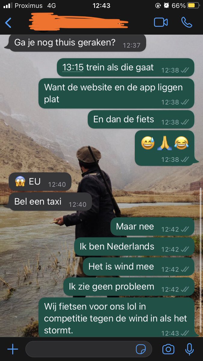 fm_roos's tweet photo. Bezorgde Belgische ex-collega/vriendin nadat we door het werk naar huis zijn gestuurd nu #NMBS nog rijdt en ze beseft dat ik naar het station #fiets. 

#storm #stormeunice #coderood #pendelpret #windmee #eunice #nederbelgen #treinleven #trein #fietsen https://t.co/xr0KlAklXm