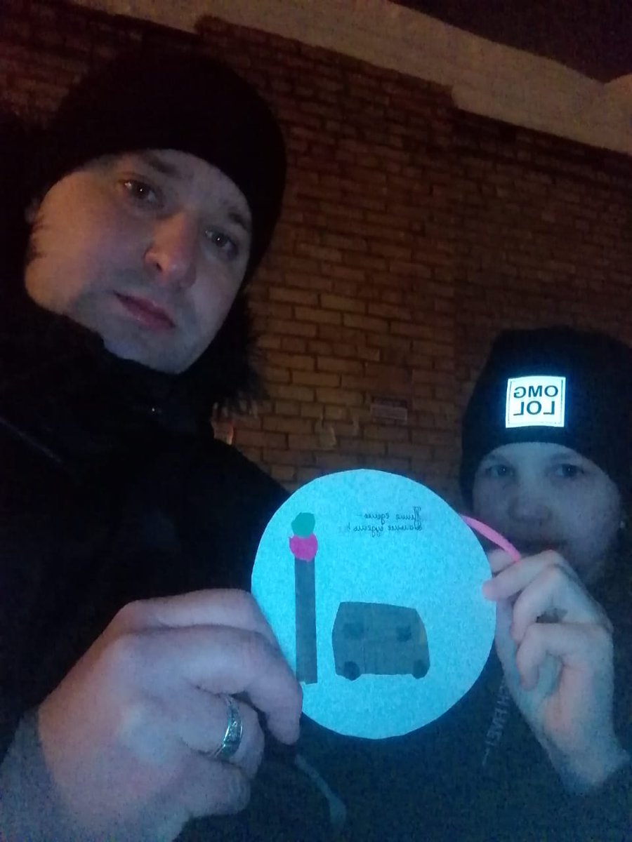 school89samara's tweet photo. Ученики начальной школа приняли участие в городской акции "Жизнь важнее скорости". Они изготовили и ��одарили водителям брелоки "Оберег безопасности". Безопасность на дорогах - наша общая забота. https://t.co/UjTsXKnd6z