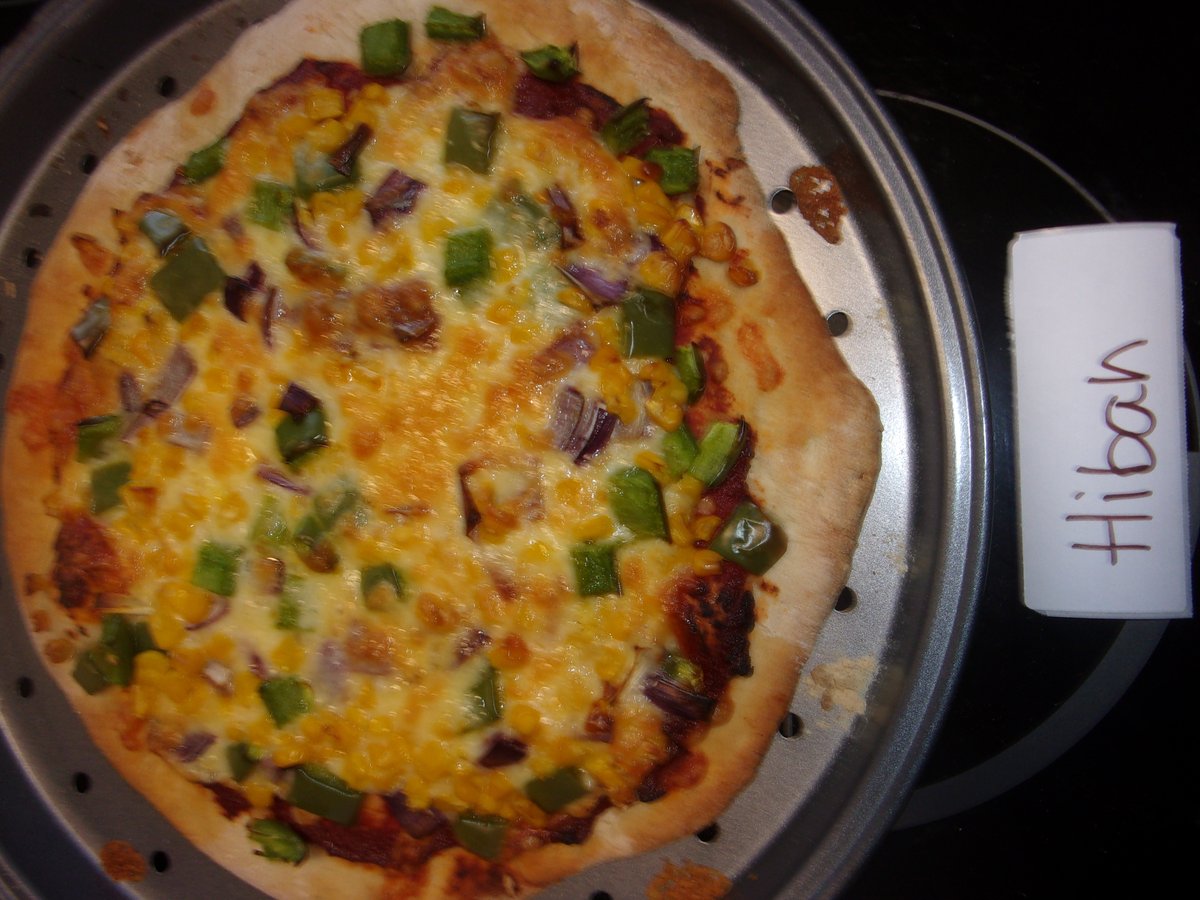 WilliamHulmes's tweet photo. KS3 What have we been cooking? #eatwell #foodforlife #skillsforlife #nutrition #health #pizza #homemadepastry #vegetabletarts https://t.co/FrFTIknbZt