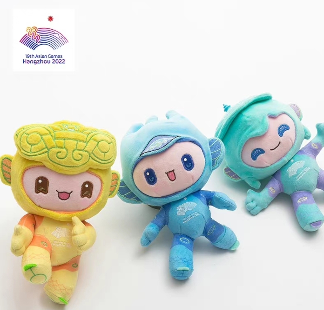 hangzhoufeel's tweet photo. The race is on to snap up 2022 #AsianGames souvenirs. Mascots Chenchen, Congcong and Lianlian have been flying off shelves. Their designs are inspired by three World Heritage sites in #Hangzhou, namely the Archaeological Ruins of Liangzhu City, West Lake and the Grand Canal. https://t.co/09jmLAQLVM