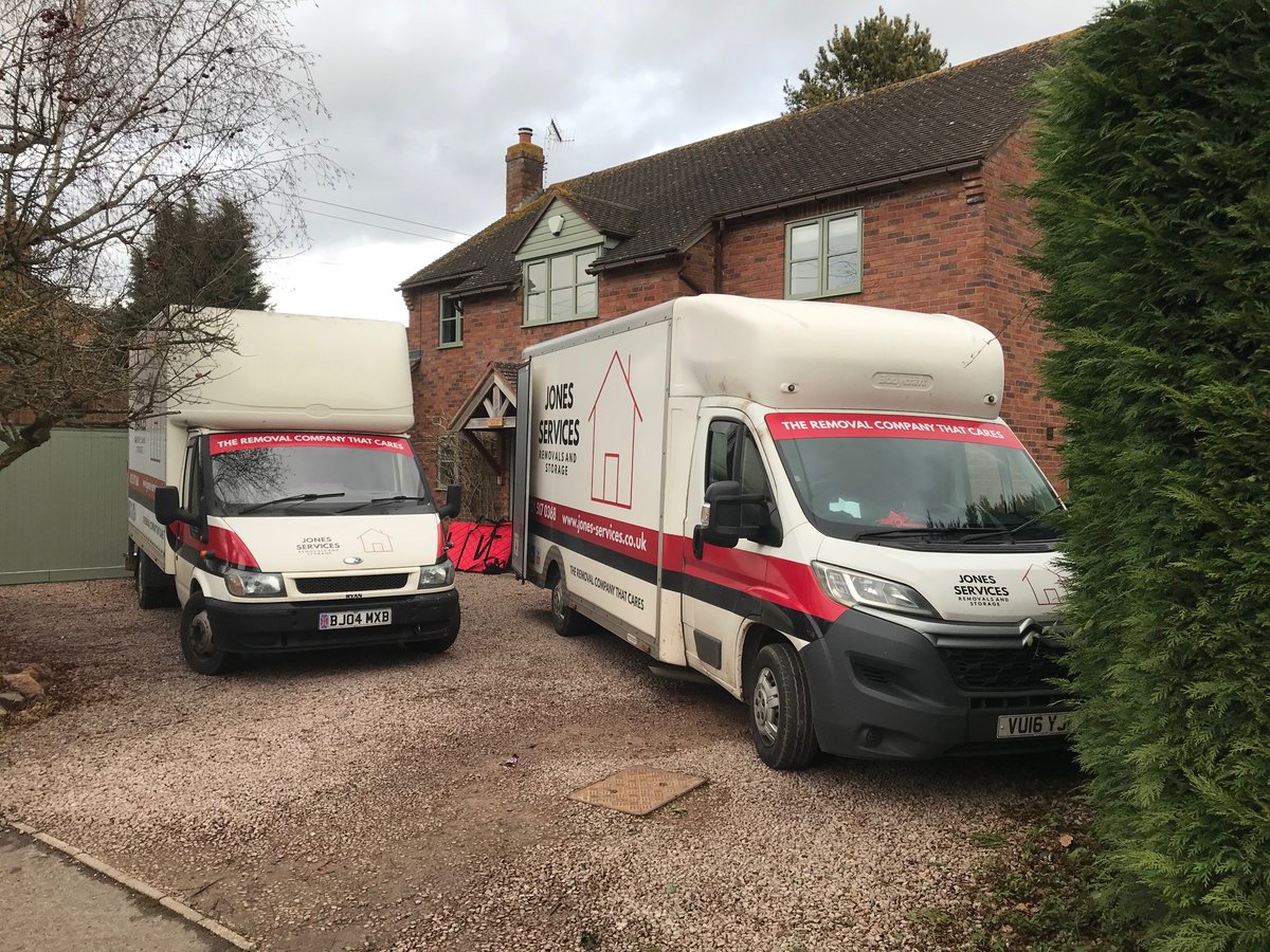 jonesservices's tweet photo. Moves come in all shapes and sizes, so our fleet of vehicles do too! 🚚

We will be able to advise which vehicles will be best following your home survey and getting the full details about the move. https://t.co/SDXK0Rp6Ll