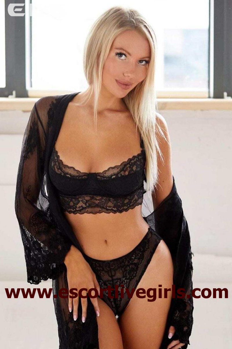 live_escort's tweet photo. https://t.co/YswEfHeZg2

#livechat #meet #waitforyou #forhim #wantyou #model #fitness #blond #longhair #beauty #videochat #livecam #photo #photography #blackdress https://t.co/wXnRtVu4yg