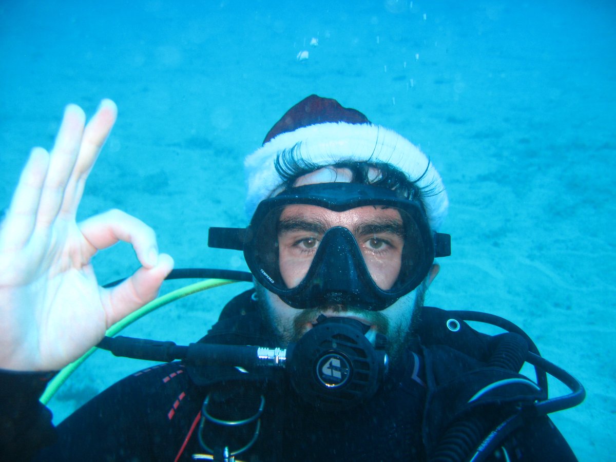 uccsubaqua's tweet photo. Congratulations to club member and instructor Ruairí Kenny on becoming the @divingireland RDO South this week. We are very proud to have a UCC member in this important role. Massive thanks to Don for all his work in the role up to now. @UCC @UCCSport https://t.co/37eK7CYoFG