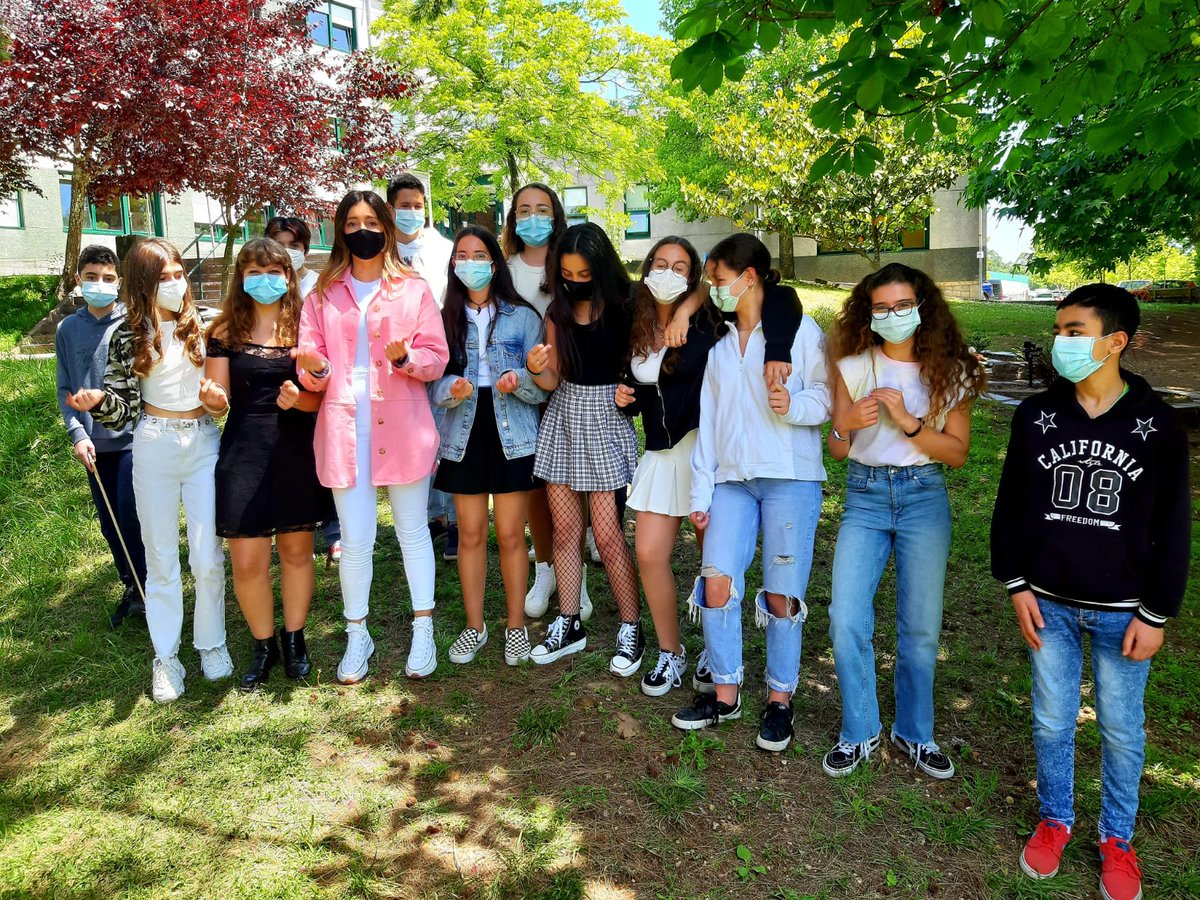 #HxHBaixoMiño 

#EnDirecto 📍 105.1 FM 📻 y serbaixomino.com 🖥️ | Comenzamos conociendo la programación de Tomiño por el Entroido y luego hablamos con <a href="/AndreaPousa/">Andrea Pousa</a> una de las madrinas de la Gala de Meniños Cantores 2 de <a href="/pontenasondas/">Ponte... nas ondas!</a> que se celebra esta tarde en Goián