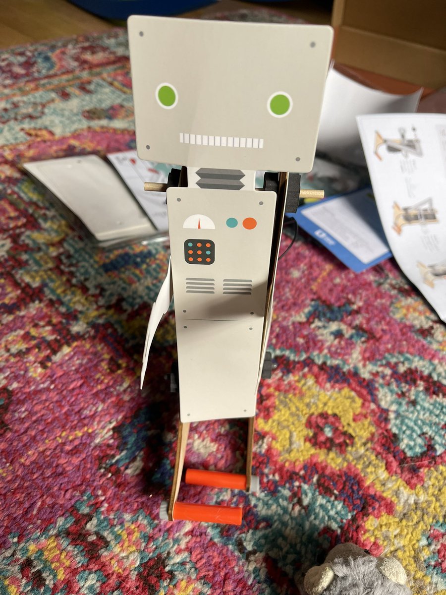 KTC____'s tweet photo. My daughter has been happily building this #tinkercrate walking robot (from #kiwibox) today while stuck inside staying away from #StormEunice. They are really brilliant as a monthly subscription or one off pressie https://t.co/5OO3Ta7YYh