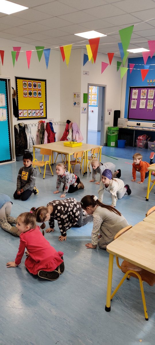 A rainy day means yoga inside with <a href="/cosmickidsyoga/">Jaime Cosmic Kids</a>.

Namaste Cosmic Kids!

#tyrrelstownetns #tyrrelstowneducatetogether #dublin15 #fingal #tetns #tyrrelstown #etns #educatetogetherschools #dublin15schools #blanchardstown #yoga #cosmickidsyoga #cosmickids