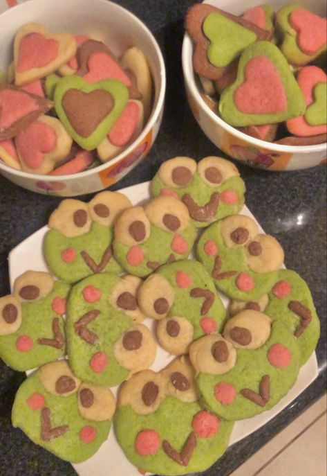 seokuva's tweet photo. cute frog cookies 🐸🍪 https://t.co/ocN5TZg6Uu