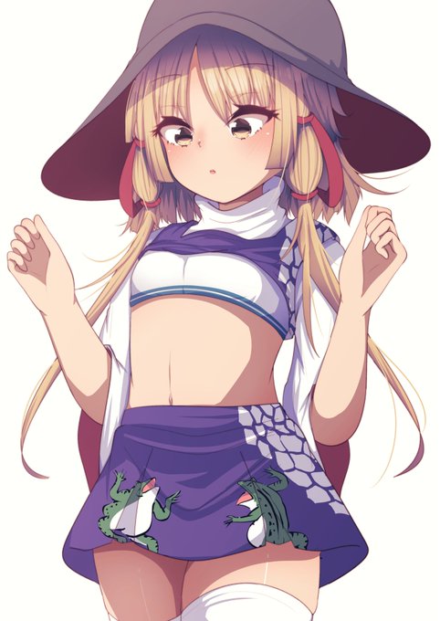 謎の力で諏訪子ちゃんの服をめくりました 