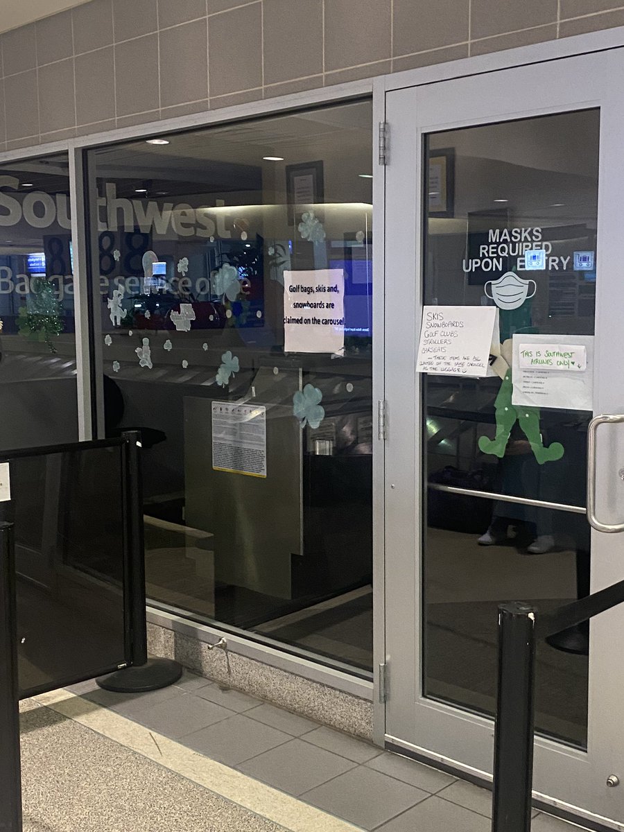 PhillyTrue's tweet photo. @SouthwestAir can you be any more incompetent? Cancelling flights at the airport right before boarding. Don’t update your app… then this … only airline cancelling flights and not open to retrieve luggage. https://t.co/fC2haUupr0