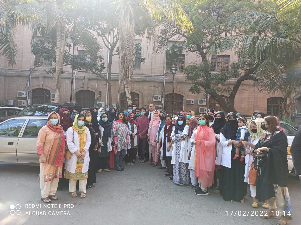 Mahamkh12960416's tweet photo. We PHARM-D  graduates of JINNAH SINDH MEDICAL UNIVERSITY want JUSTICE !!!!

×WE WANT A LICENSE !!!
×WE WILL NOT ACCEPT THIS INJUSTICE!!
×WE WILL NOT LET ANYONE  PLAY WITH OUR FUTURE !!!

We request Chief justice of Pakistan help us!!

#ChiefJusticeOfPakistanHelpUs https://t.co/3dxFksPV0y