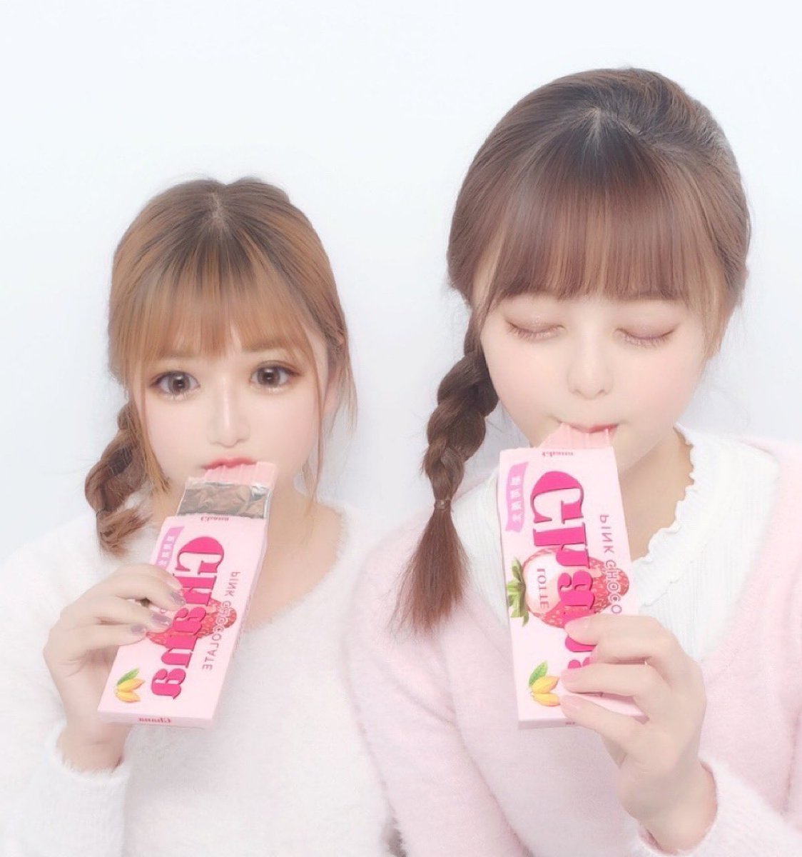 12_yua_'s tweet photo. 𝐬𝐭𝐫𝐚𝐰𝐛𝐞𝐫𝐫𝐲 𝐜𝐡𝐨𝐜𝐨𝐥𝐚𝐭𝐞🍓🍫 https://t.co/3PiKUTJ6sw