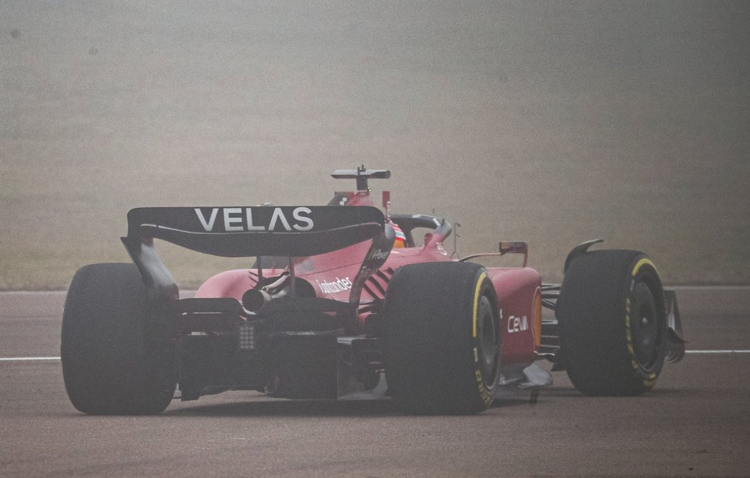 forzzacule's tweet photo. POV: You're a RedBull/Mercedes/McLaren driver https://t.co/xLouCulKkD