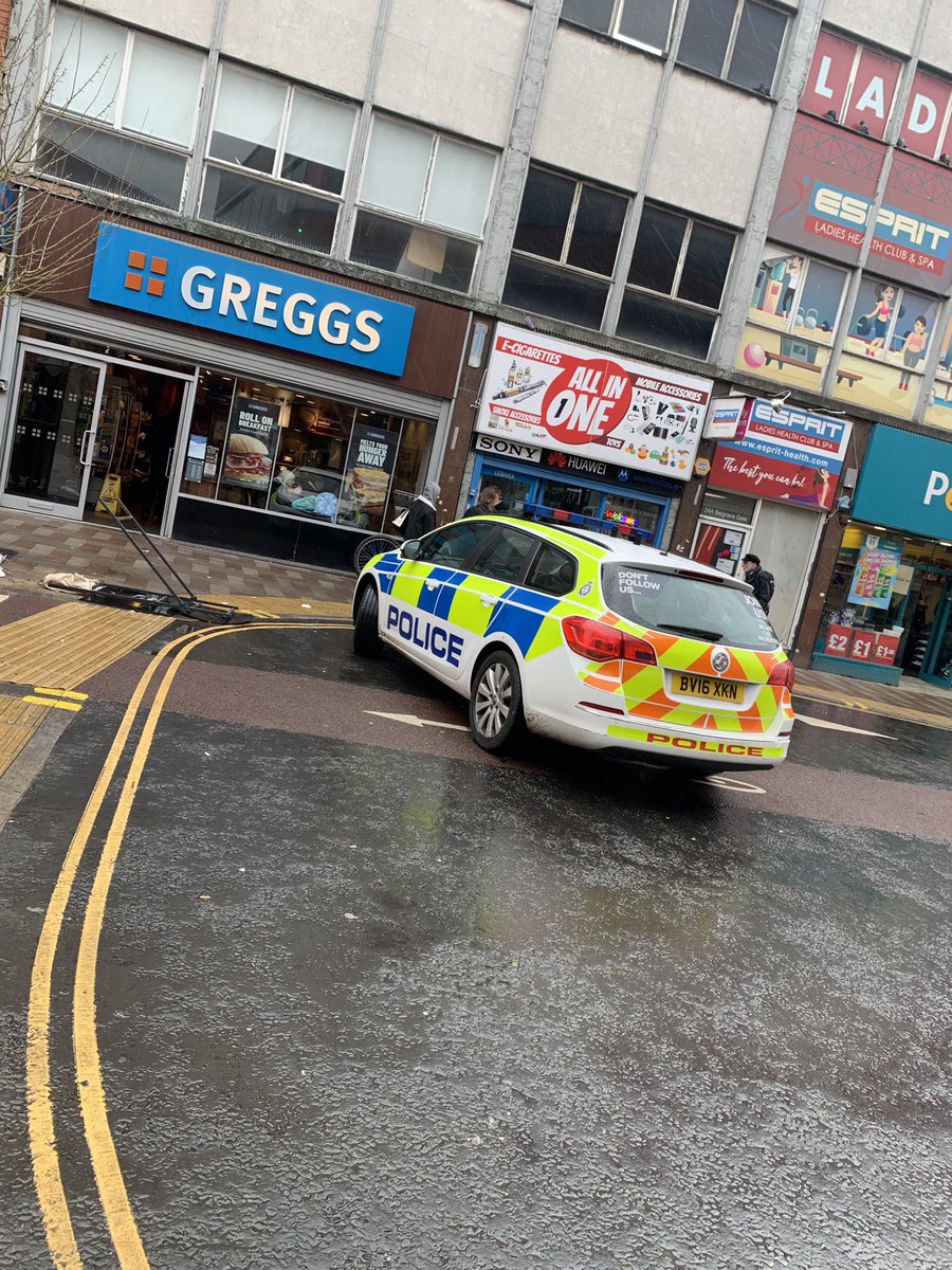 n7rojan's tweet image. Great parking blocking the cycle path  @leicspolice . It’s alright you can park like this to go get your Greggs 🥐🍩
#differentstandard #1rule4us #1rule4them