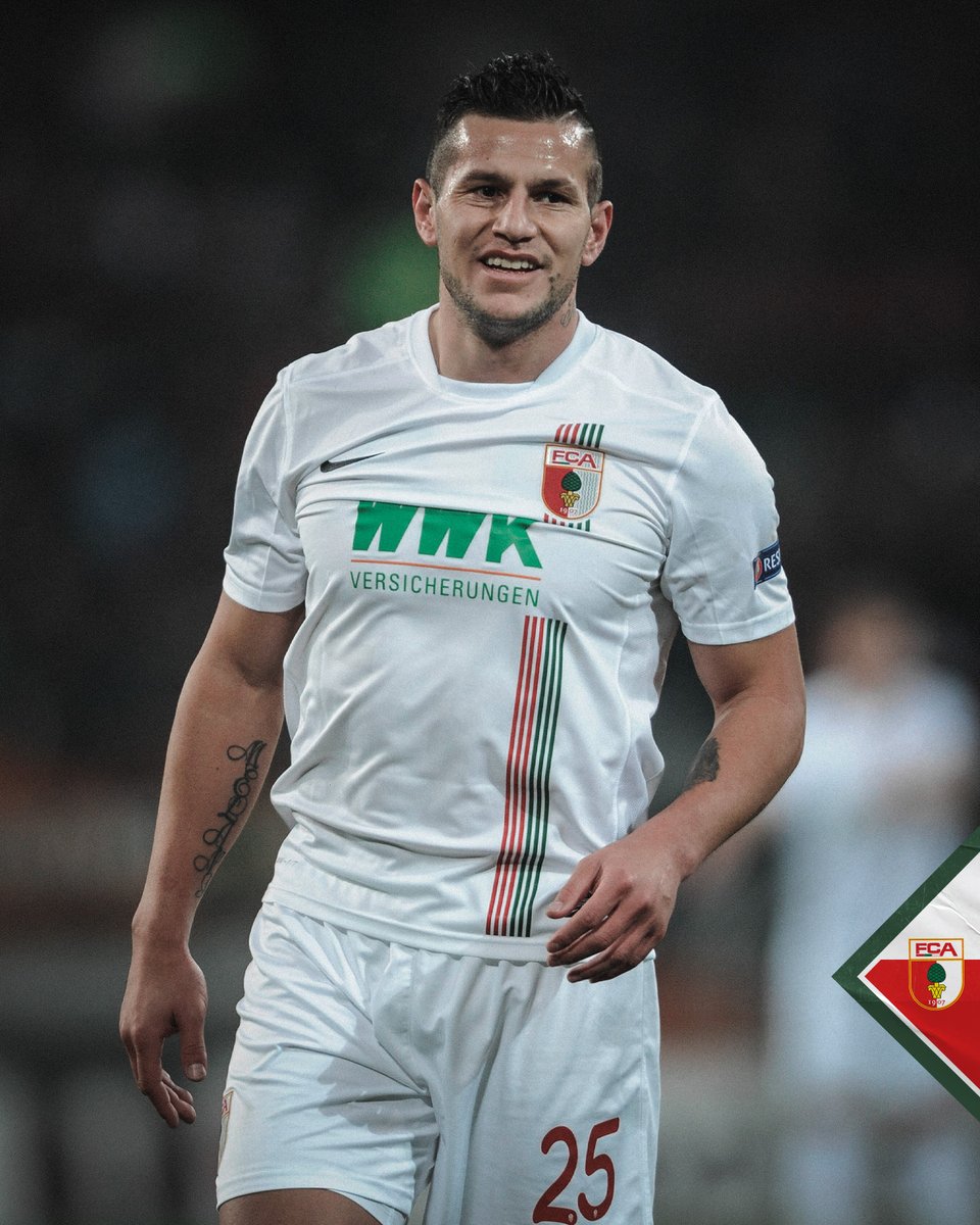 FCAugsburg's tweet photo. Wir haben gemeinsam Vereinsgeschichte geschrieben! #FCALFC #KeineSau https://t.co/hkjrSHEe4L