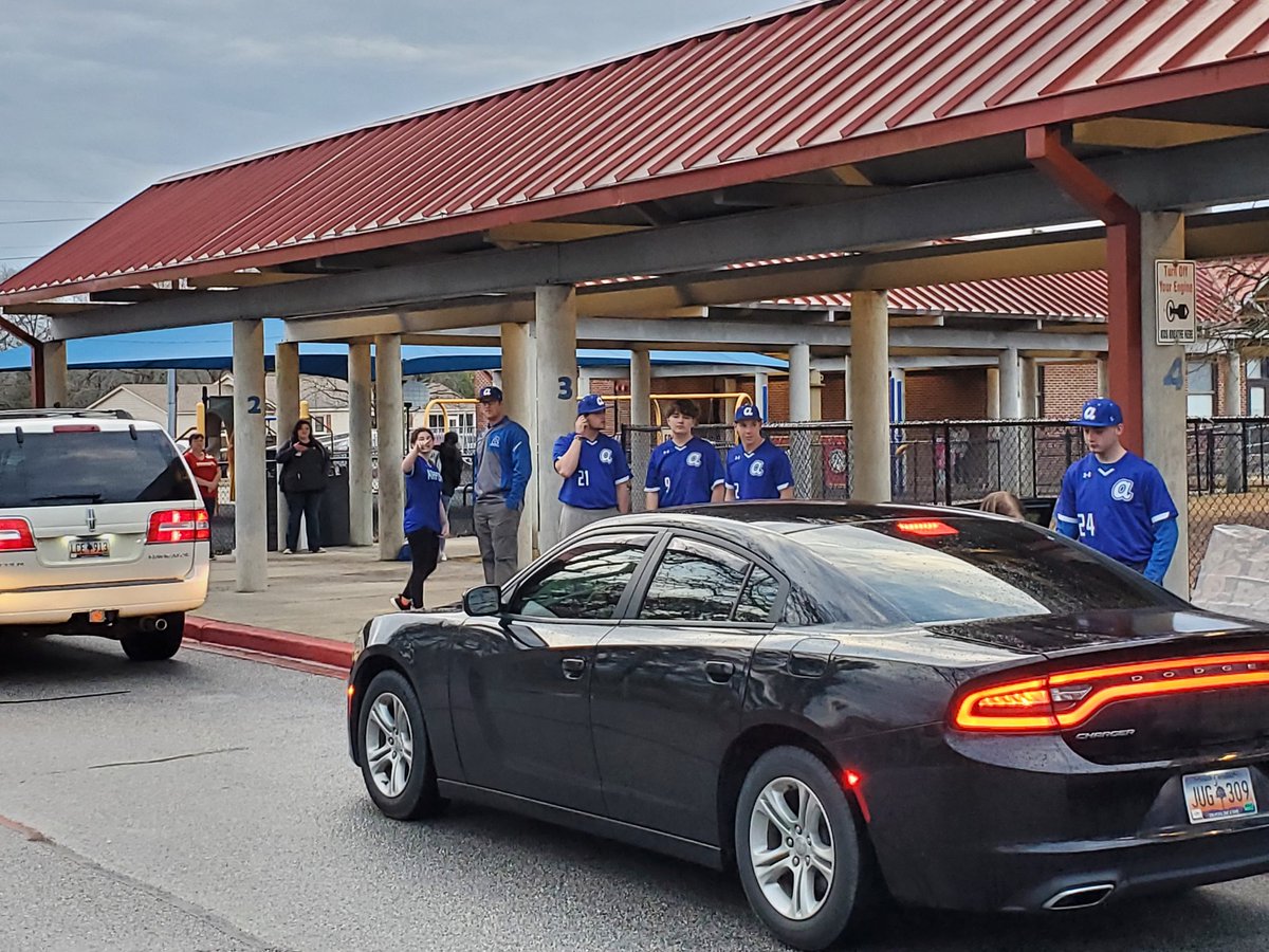 CongareeElem's tweet photo. St: My mind is blown!
Me: Why?
St: The @AirportHS Baseball Players are opening our doors for us.
Thank you for coming out and making our students....and teachers....day! https://t.co/XlHENrWIFn