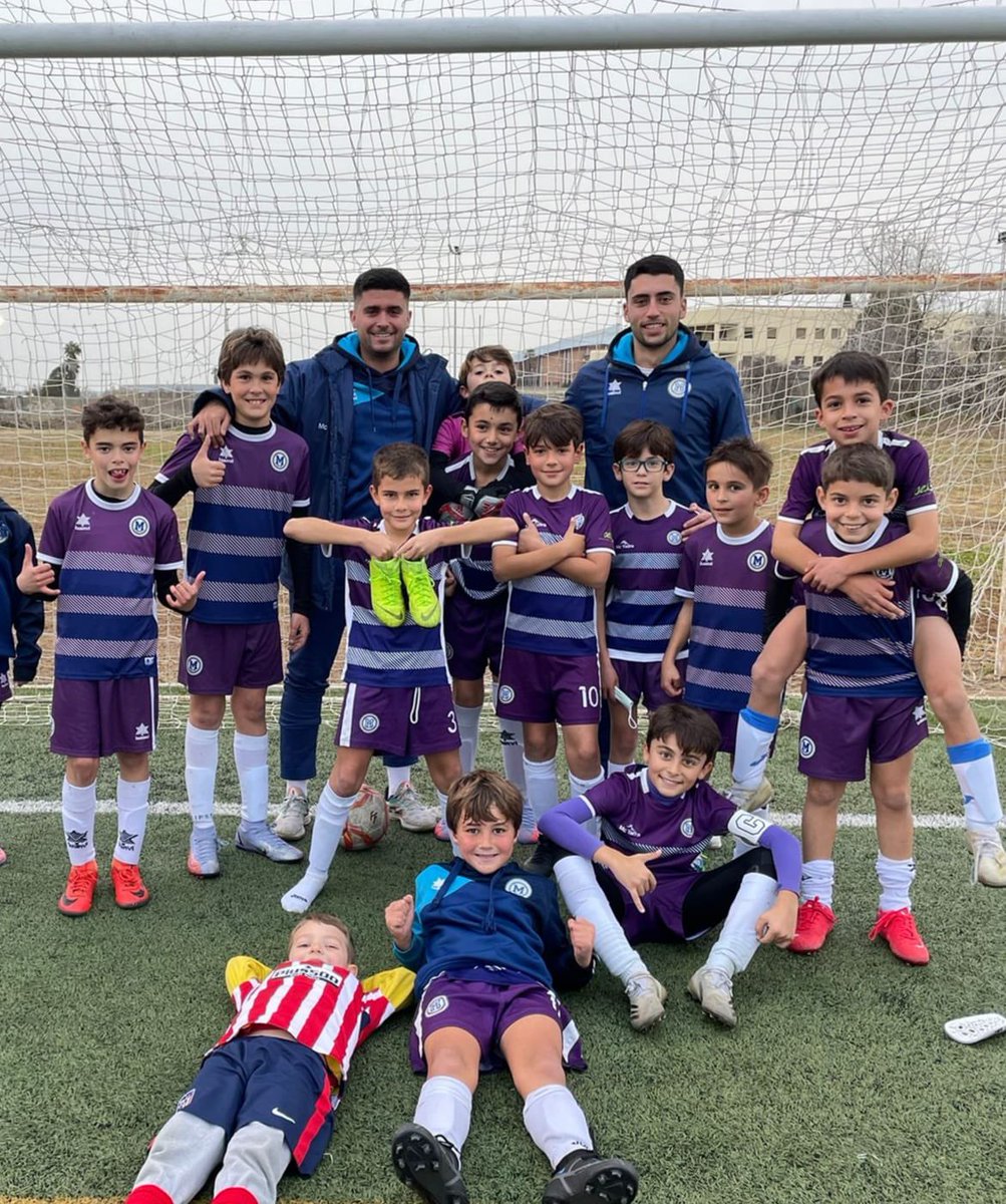 Enhorabuena a todo nuestro bloque del Benjamin A por la convocatoria para la preselección <a href="/fedexfutbol/">Fexfutbol</a> de Benjamines Sala. 4 seleccionados Edu,Aitor,Jaime y Álvaro.Mucha suerte y enhorabuena! #aupaMaristas #maristas #maristasbadajoz #futbolmaristasbadajoz #activaTconmaristas