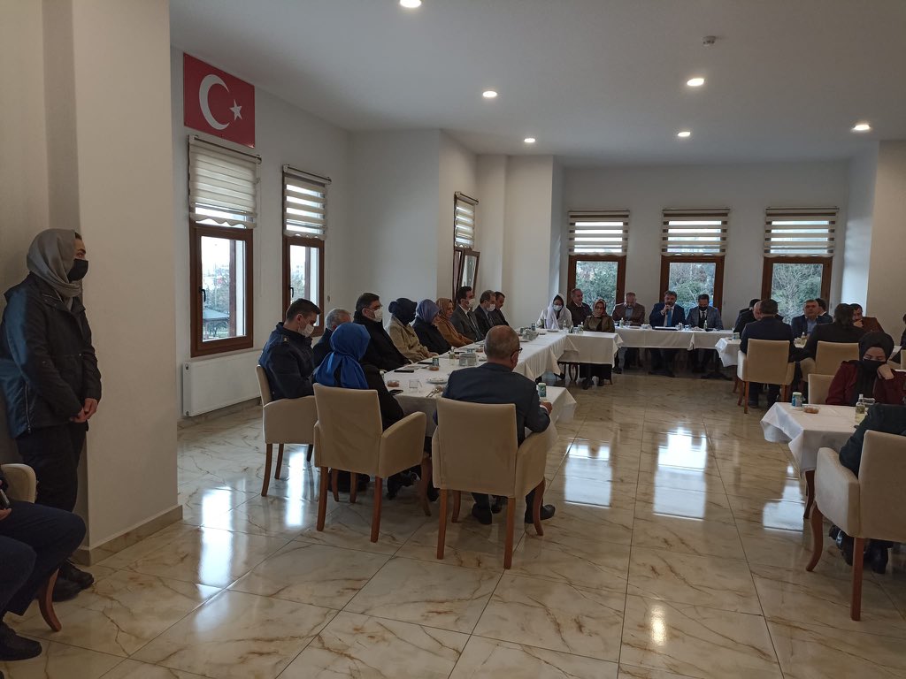 Mhmtemollaoglu's tweet photo. Sancaktepe Belediye Başkanımız @SeymaDgc ‘nün ebediyete irtihal eden merhume annesi mücella teyzemiz için taziye ziyaretinde bulunduk.

Ailesine ve yakınlarına baş sağlığı diliyorum. https://t.co/Nuo8TF9nFi