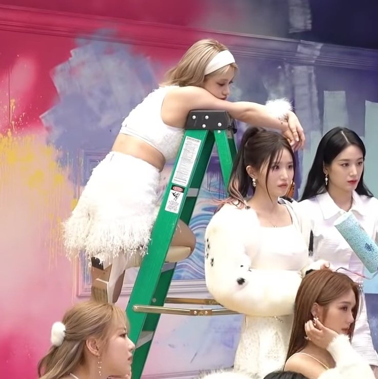 jyeonsyeon's tweet photo. Panda want sleep https://t.co/vuZsWeZ3Y6