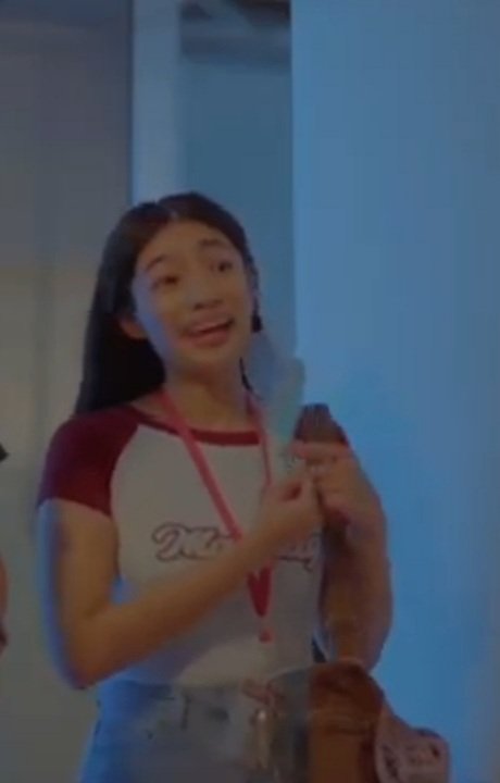 KarissaNatics's tweet photo. Gandaaa naman ni chee namin!! 😍🤍
@karissadnne @RideOrDie_Team 
#Quaranthings2Ep1
#QuaranthingsSeason2 https://t.co/6bwm5UAnLk