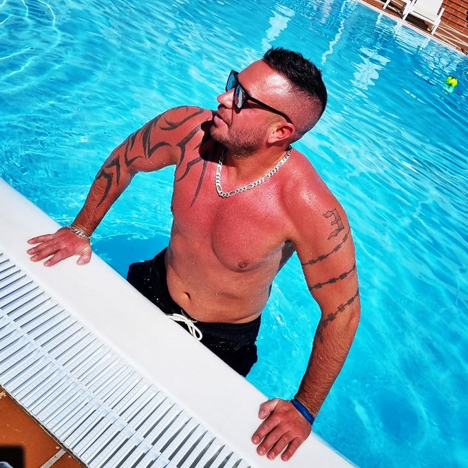 #mrkrabs #poolboy #pooltime #sunnyboy #holiday https://t.co/WlHPlxzKCc<a href="/tag/mrkrabs"class="tags">#mrkrabs</a><a href="/tag/poolboy"class="tags">#poolboy</a><a href="/tag/pooltime"class="tags">#pooltime</a><a href="/tag/sunnyboy"class="tags">#sunnyboy</a><a href="/tag/holiday"class="tags">#holiday</a>