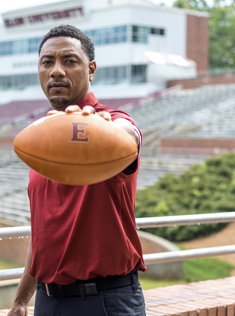 coachporterWR's tweet image. Day 18 of 28 of the most influential Black Coaches. Elon University Cornerbacks Coach @Arketa_Banks 
#BlackCoachesRock2022