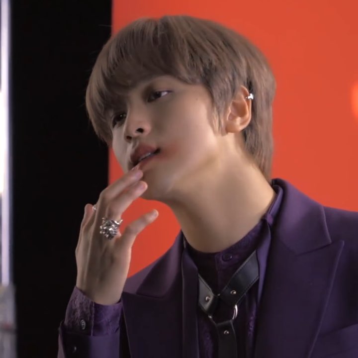 Ieemarkees's tweet photo. excuse me lee haechan????? https://t.co/ZqW72ujqgF