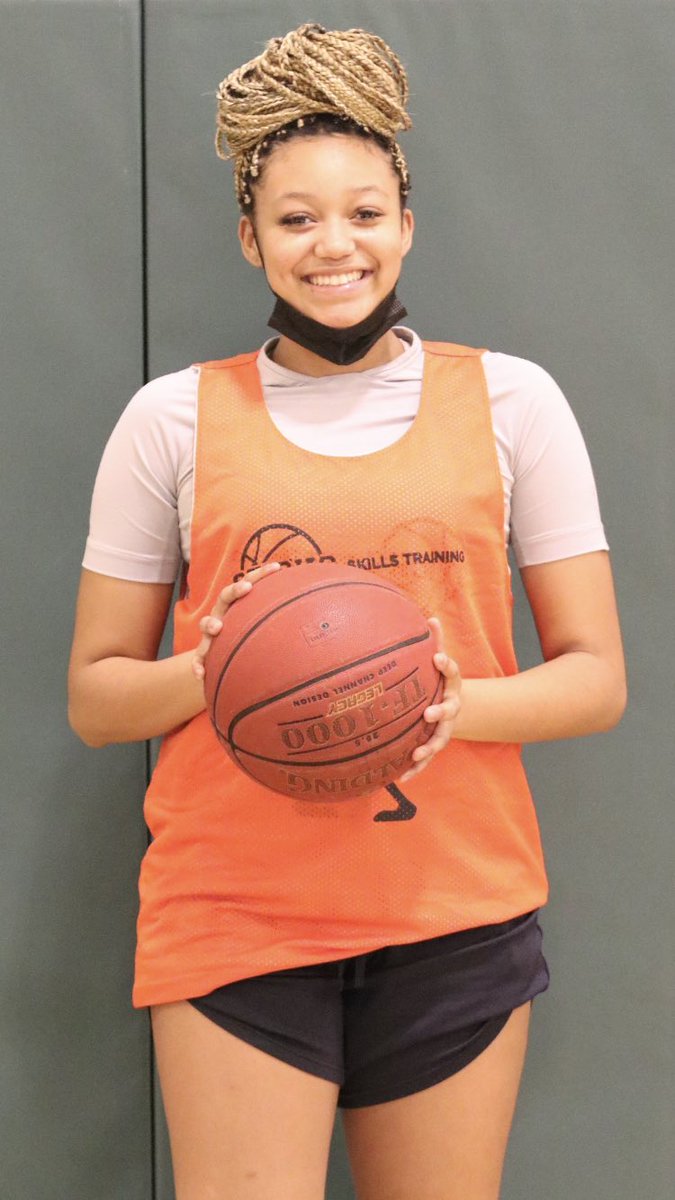 #SticksSkillsTraining

Flying under the radar

6’0 - Forward - Lyneta Brand is another member of the altruistic  cohort of the @GFA_Athletics  squad.  She’ll play with <a href="/NewHeightsNYC/">New Heights Youth Inc.</a> this summer. 

Look for her recruiting to trend up on the circuit this spring