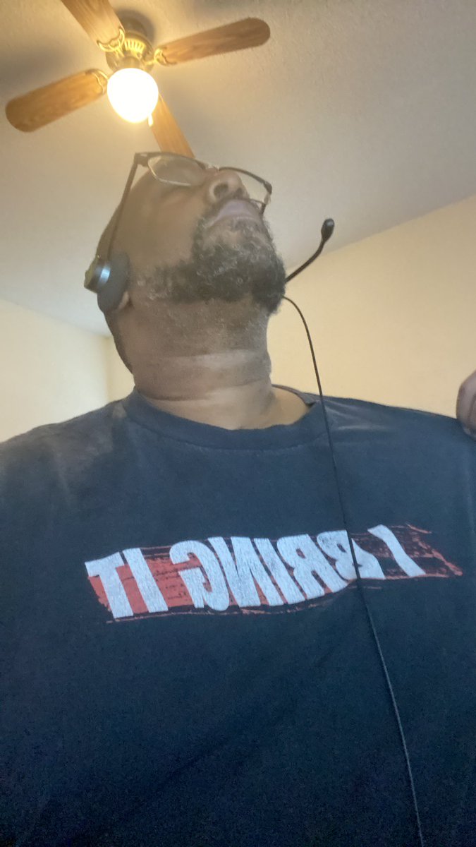 MikeKnoxxx's tweet image. Day 19 of @BustedOpenRadio #WMTShirtChallenge The Great one @TheRock #IbringIt