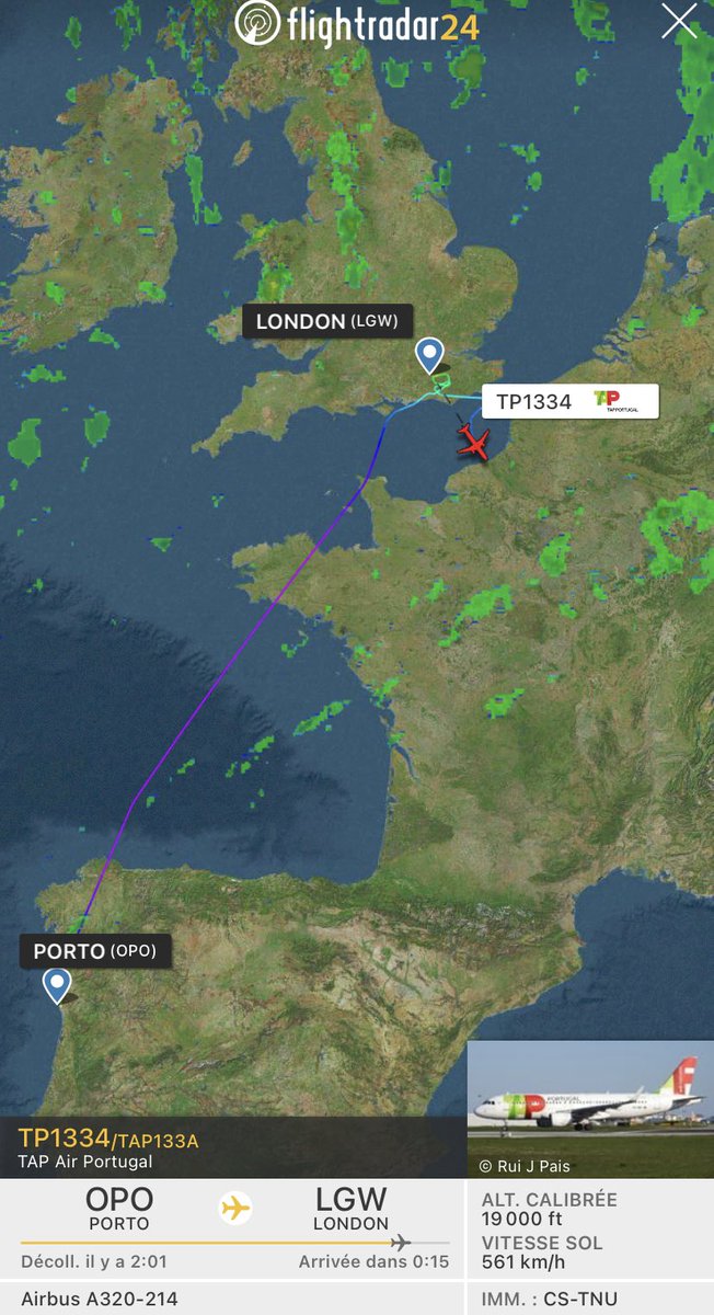 AeroGazette's tweet photo. ‼️ Tempête #Eunice : atterrissages délicats sur les aéroports londoniens
🔸Vol #BA296 en provenance de Chicago a dégagé sur Genève
🔸Vol Air Portugal en provenance de Porto dégage sur @ParisAeroport
🔸#A380 Qatar Airways posé à Heathrow à la 3ème tentative
Etc.
#StormEunice https://t.co/pqF3tfg3jn