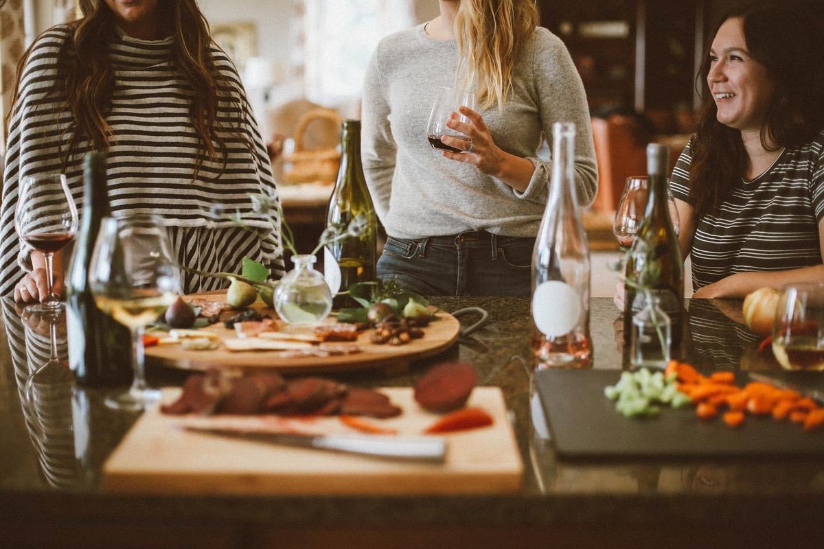 REMAXCentralri's tweet photo. Winter weekends are all about quality time spend with friends &amp; family at home. 🤍 Wishing you all a wonderful weekend! https://t.co/hSifX5OUTJ