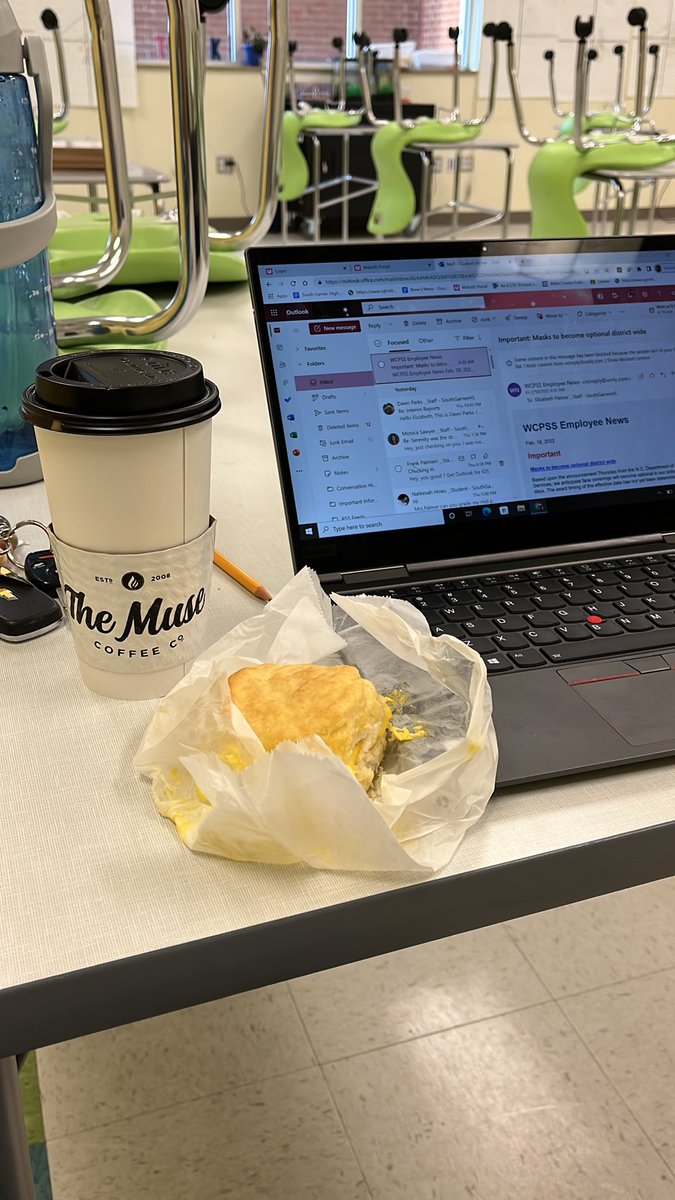 MrsPalmer11's tweet photo. I like to start of my teacher workday with a few local favorites! @bigedsnc biscuit and @themusecoffeeco coffee! Happy Friday! https://t.co/Y8yBN3MqoI